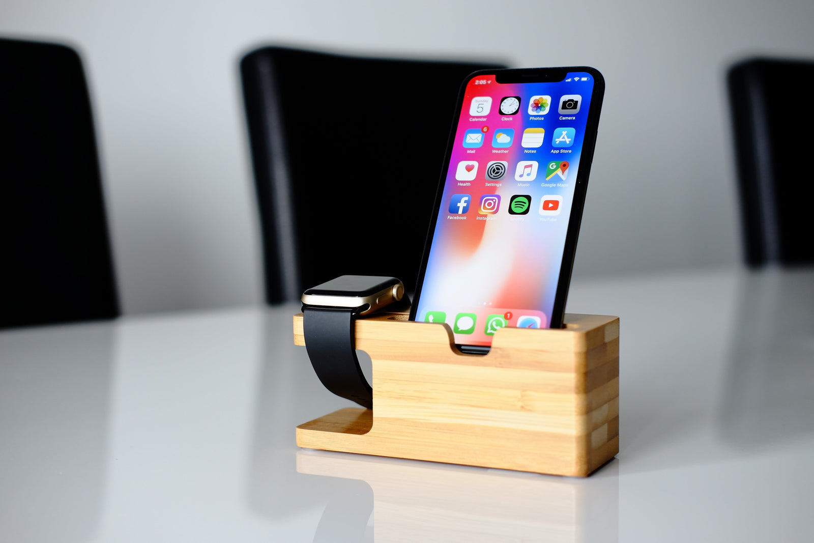 Apple Watch Stands & Charging Docks - Battle for the Best - OzStraps
