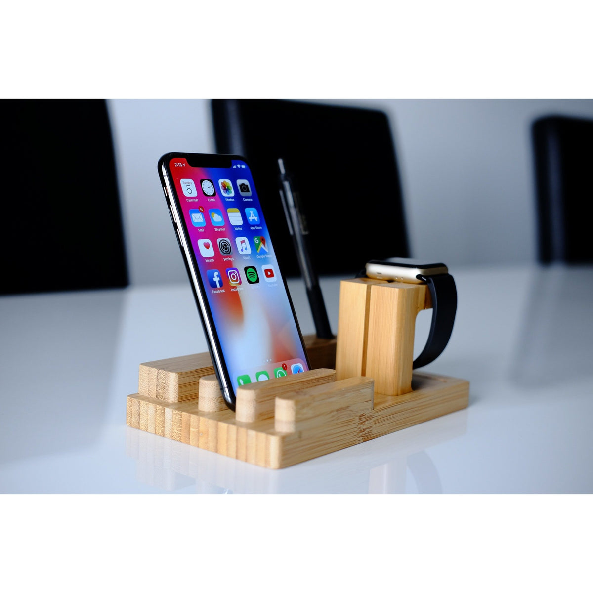 Apple Watch Stand - Bamboo Expert - OzStraps