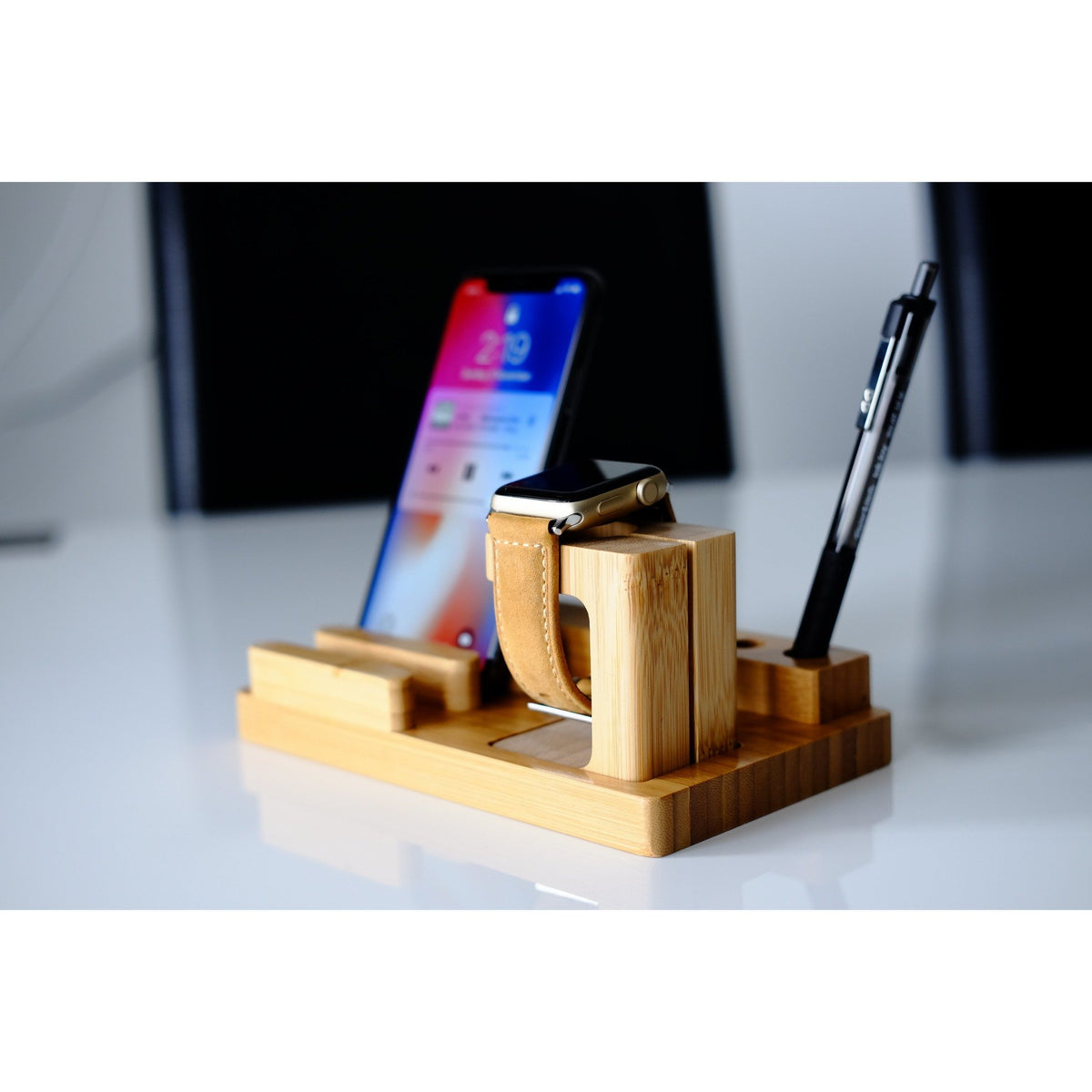 Apple Watch Stand - Bamboo Advanced - OzStraps