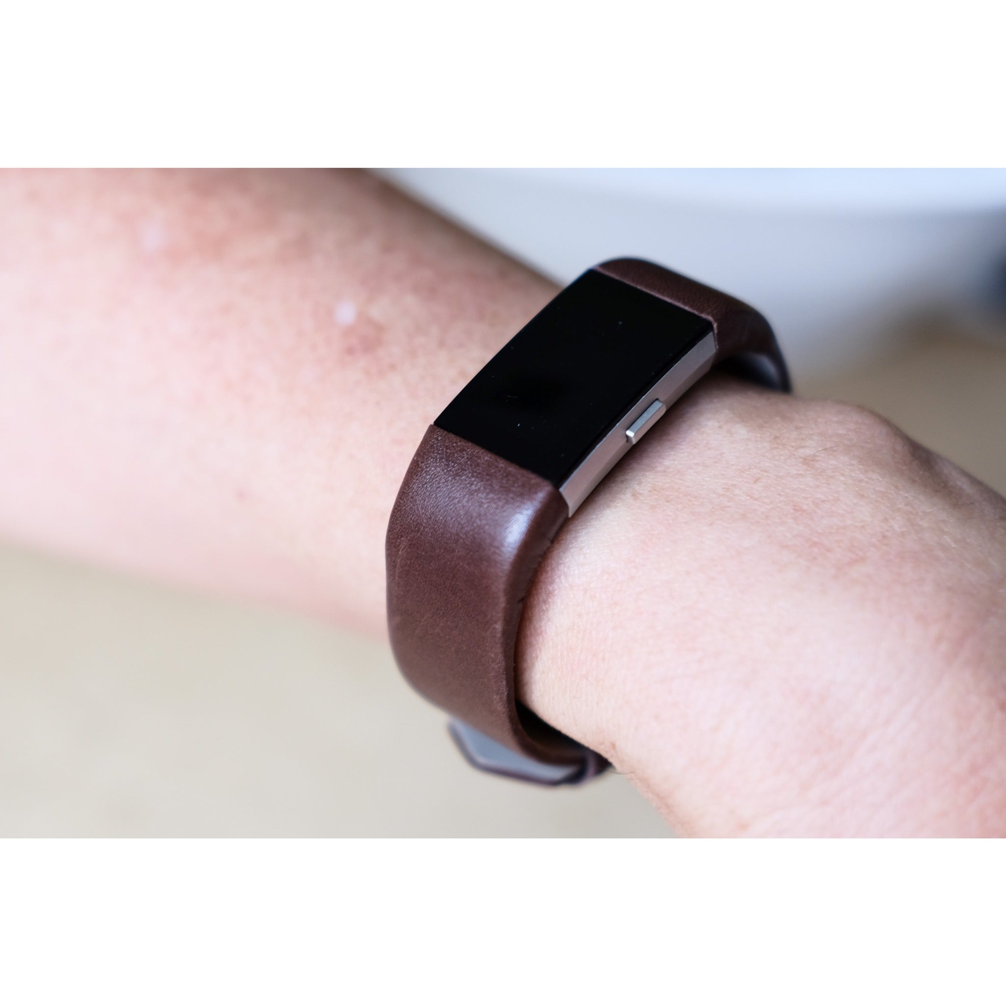 Fitbit horween best sale leather band review